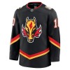 Miehille NHL Calgary Flames Pelipaita Fanatics Premium Jonathan Huberdeau 2024-25 Kolmas Musta